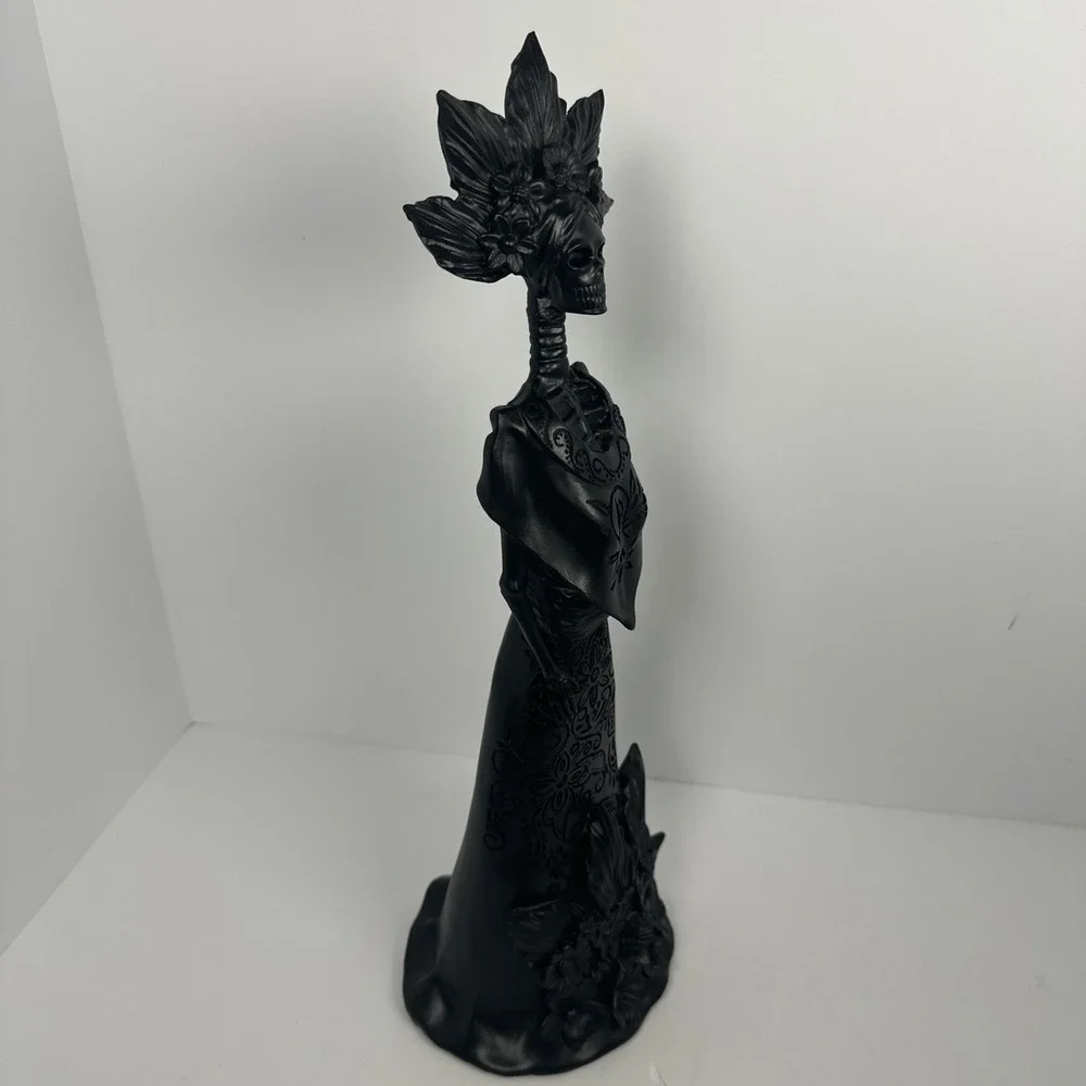 Black Floral‎ Skeleton Lady Statue Gothic Halloween Table Decor